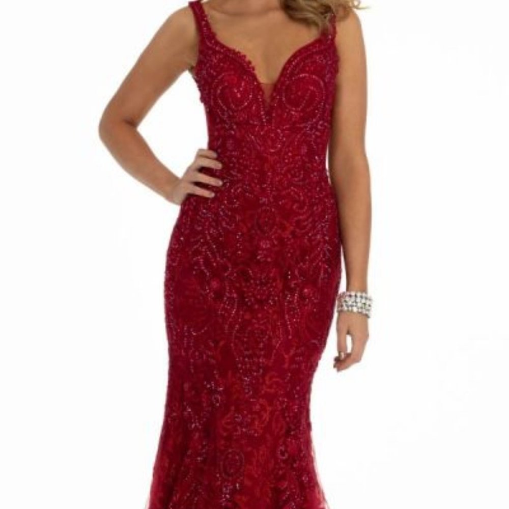 Camille La View Red Formal Dress Size 6